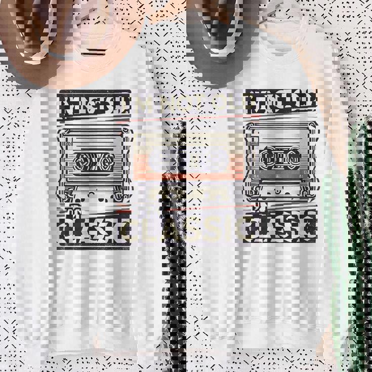 私は老けていない 私はクラシック 面白いレトロ テクニック スウェットシャツ 年配の女性への贈り物