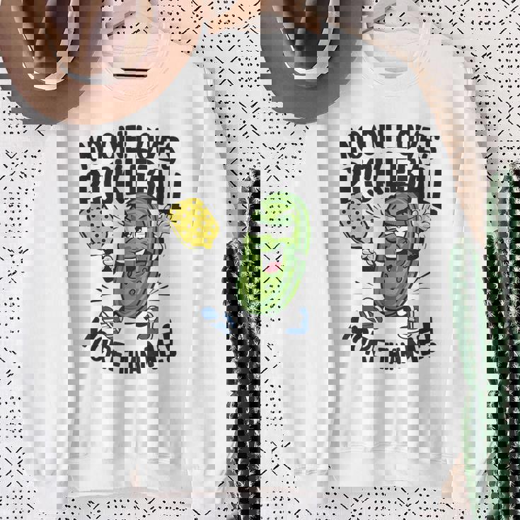 私ほどピックルボールが好きな人はいない スウェットシャツ 年配の女性への贈り物