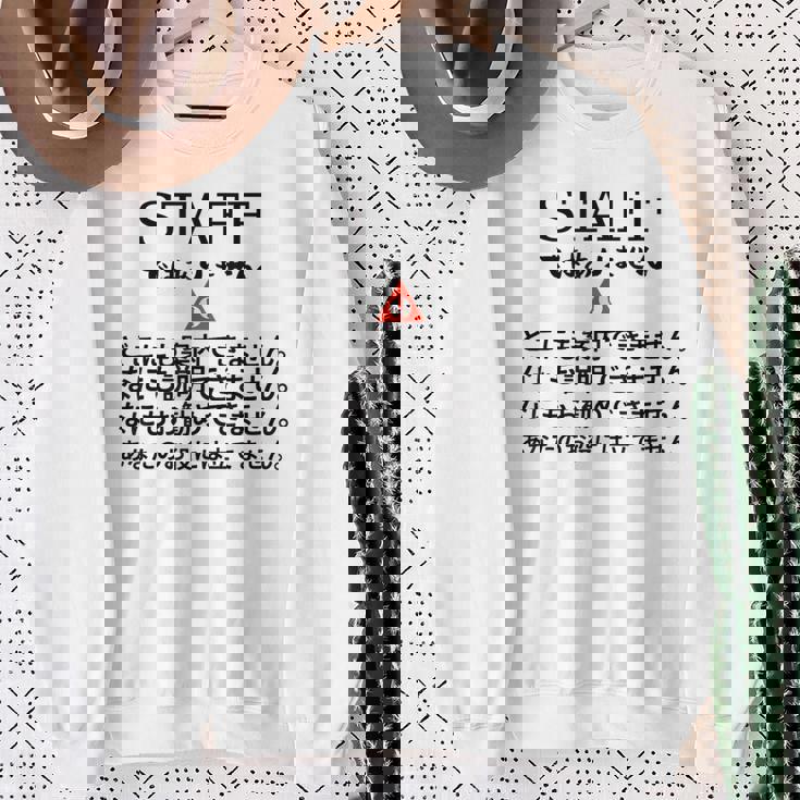 職場で使えるstaffではありませんユーモアグラフィック スウェットシャツ 年配の女性への贈り物