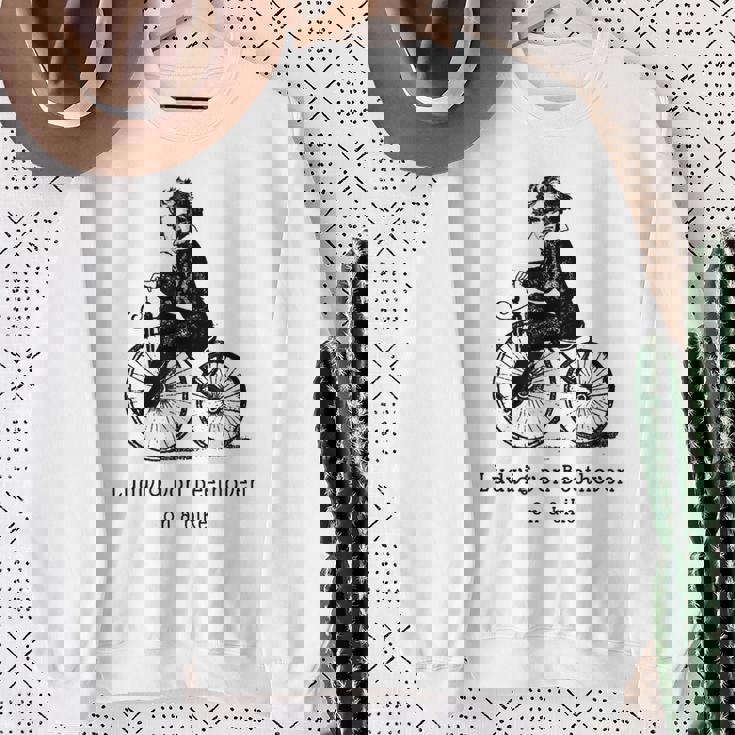 自転車に乗ったベートーベン ルートヴィグバン ベートーベン スウェットシャツ 年配の女性への贈り物