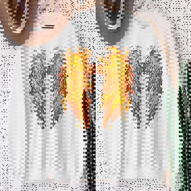 裏面に燃える天使の翼 火の羽 スウェットシャツ 年配の女性への贈り物