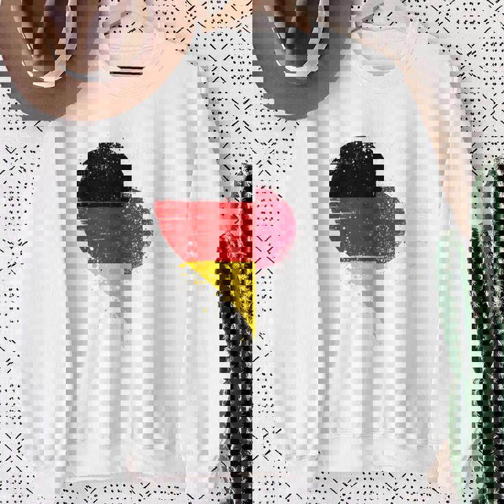 誇り高き日本人ドイツ人のためのヴィンテージの旗 A 日本 ドイツ スウェットシャツ 年配の女性への贈り物