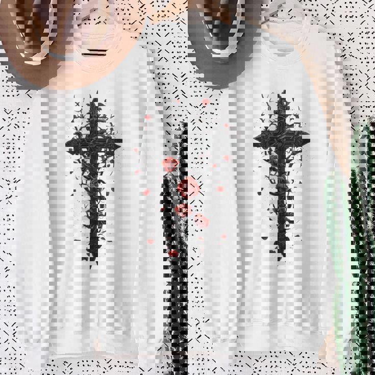 赤いバラのゴシック・クロス 長袖tシャツ スウェットシャツ 年配の女性への贈り物