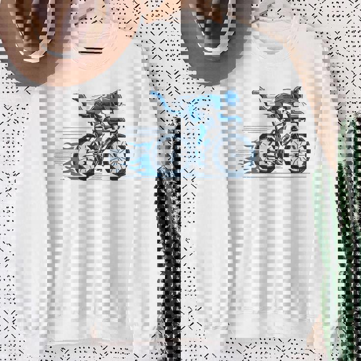 趣味のサイクリストのためのおしゃれな面白いロードバイク猫。 スウェットシャツ 年配の女性への贈り物