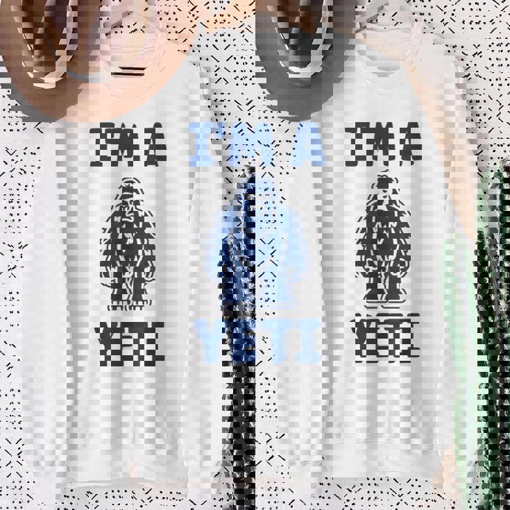 野獣のイエティ 忌まわしい雪だるまのユーモア 私はイエティが大好き I'm A Yeti スウェットシャツ 年配の女性への贈り物