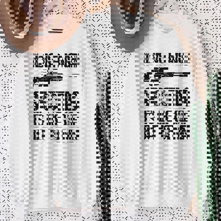 長距離射撃 It's Like Golf But For 背面 スウェットシャツ 年配の女性への贈り物