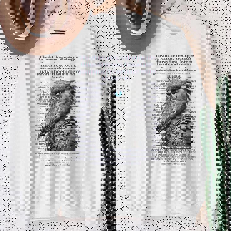 静かなる統治者 – ハシビロコウと湿地の守護 長袖tシャツ スウェットシャツ 年配の女性への贈り物