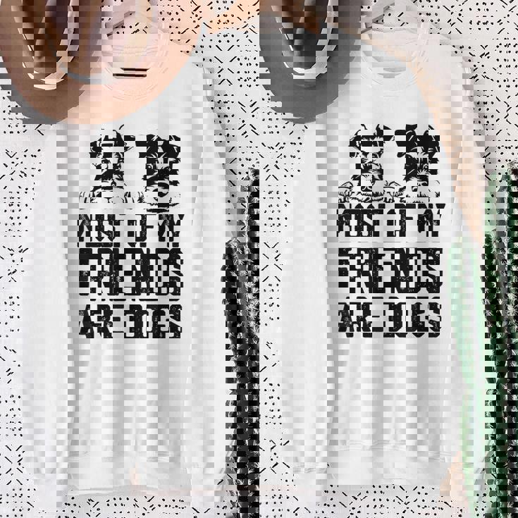 面白い 私の友達のほとんどは犬です ミニチュアシュナウザー スウェットシャツ 年配の女性への贈り物