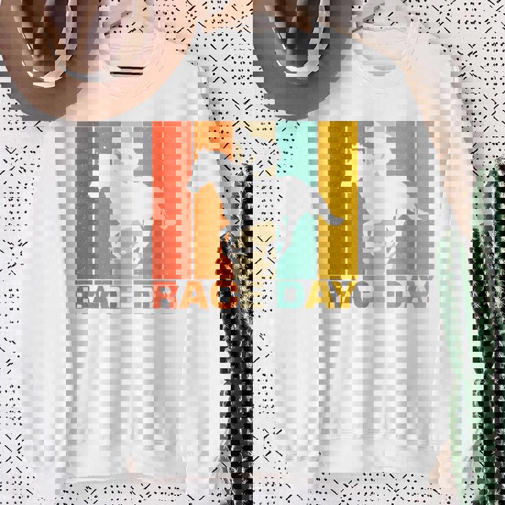 面白い 競馬 ビンテージ レースデー Ky ダービー 馬 ジョッキー スウェットシャツ 年配の女性への贈り物