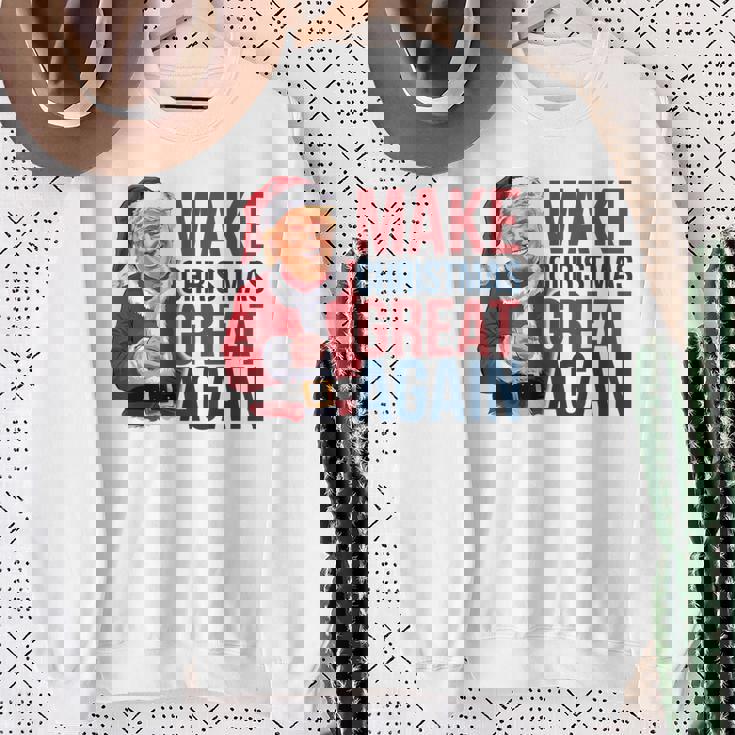 面白いクリスマスグレートアゲイントランプサンタファンusaホリデー 2024 スウェットシャツ 年配の女性への贈り物