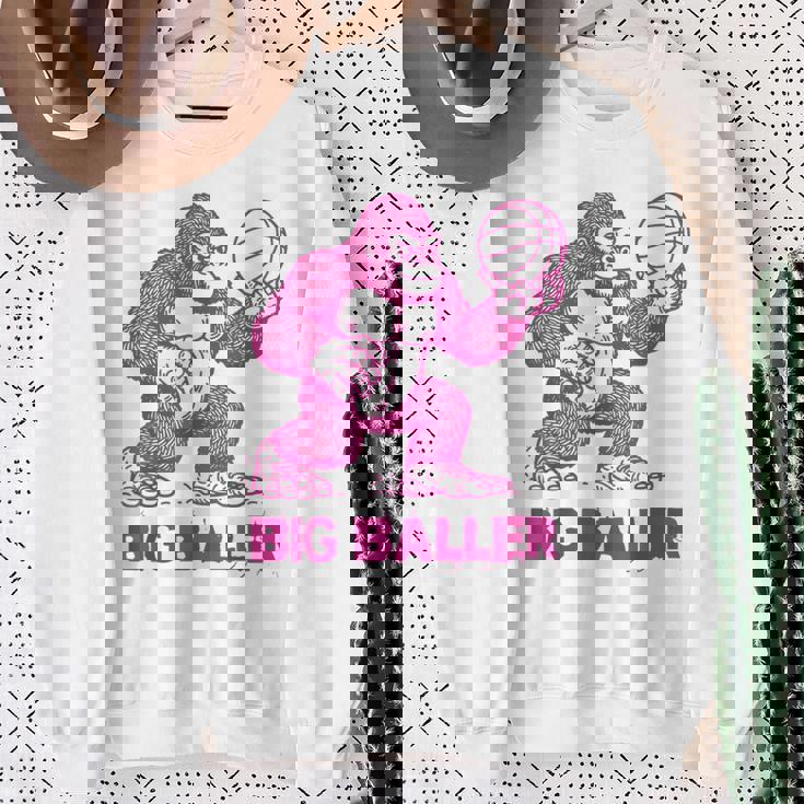 面白いゴリラ遊びバスケットボール ビッグボーラー マネースポーツ スウェットシャツ 年配の女性への贈り物