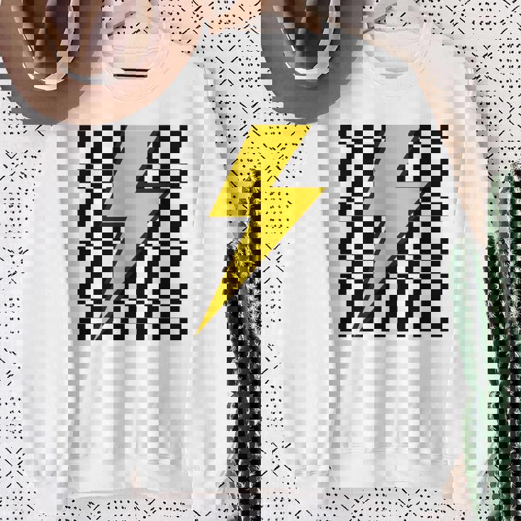 黄色の稲妻チェッカー審美的レーシング 長袖tシャツ スウェットシャツ 年配の女性への贈り物