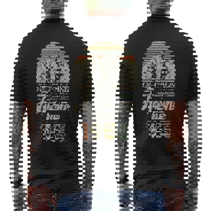 1955年の誕生以来、70年の歴史を誇る山々 メンズTシャツ バックプリント