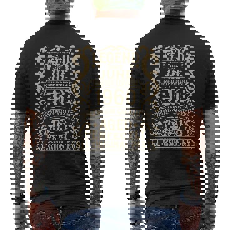 1960年6月 65歳の誕生日デコレーション ヴィンテージ 65歳の誕生日 メンズTシャツ バックプリント