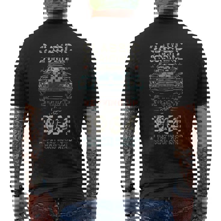 1964年生まれ マッスルカー生誕61周年 メンズTシャツ バックプリント