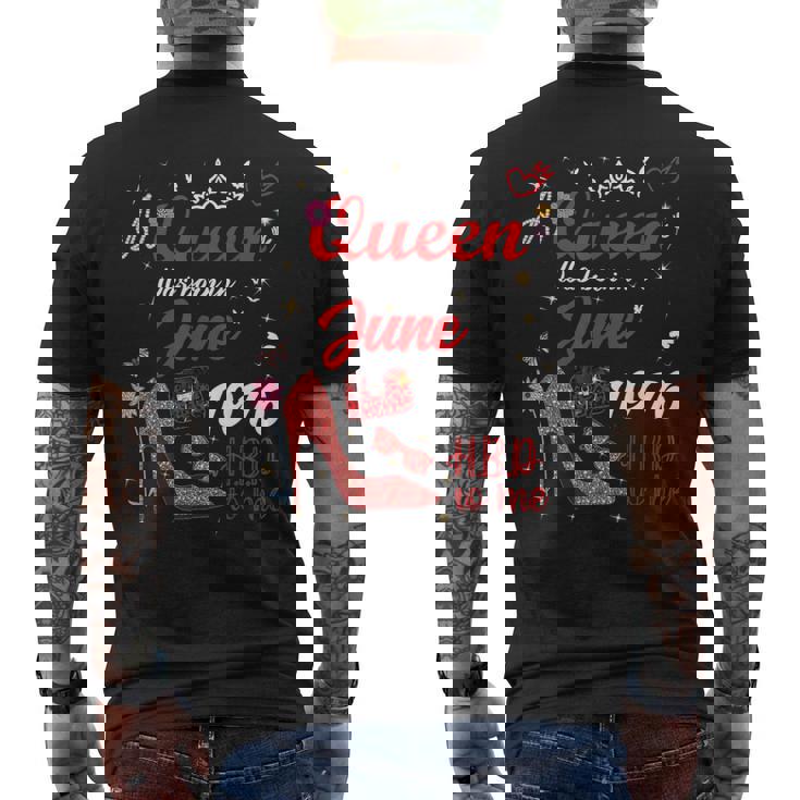 1976年6月 誕生日 この女王は1976年6月に生まれました メンズTシャツ バックプリント