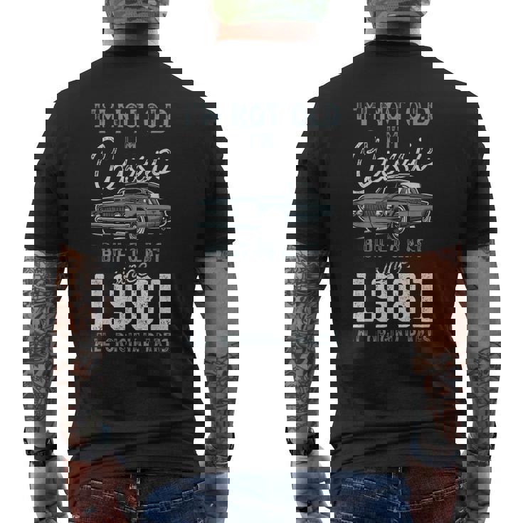 1981年クラシックカー生誕44周年 メンズTシャツ バックプリント