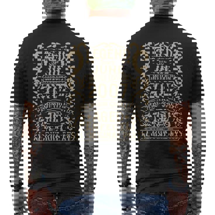 2007年6月 18歳の誕生日デコレーション ヴィンテージ 18歳の誕生日 メンズTシャツ バックプリント