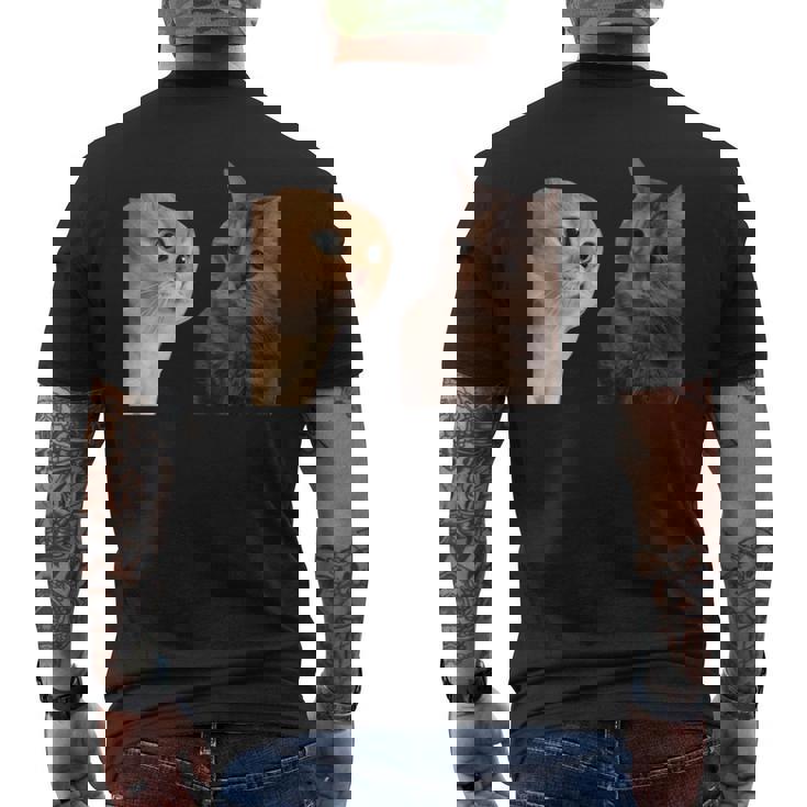 2匹の猫がミームを話す 長袖tシャツ メンズTシャツ バックプリント