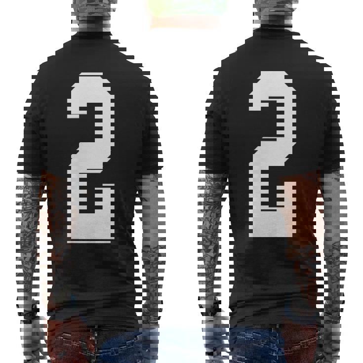 2番の大学スポーツスタイル。ホワイト。 メンズTシャツ バックプリント