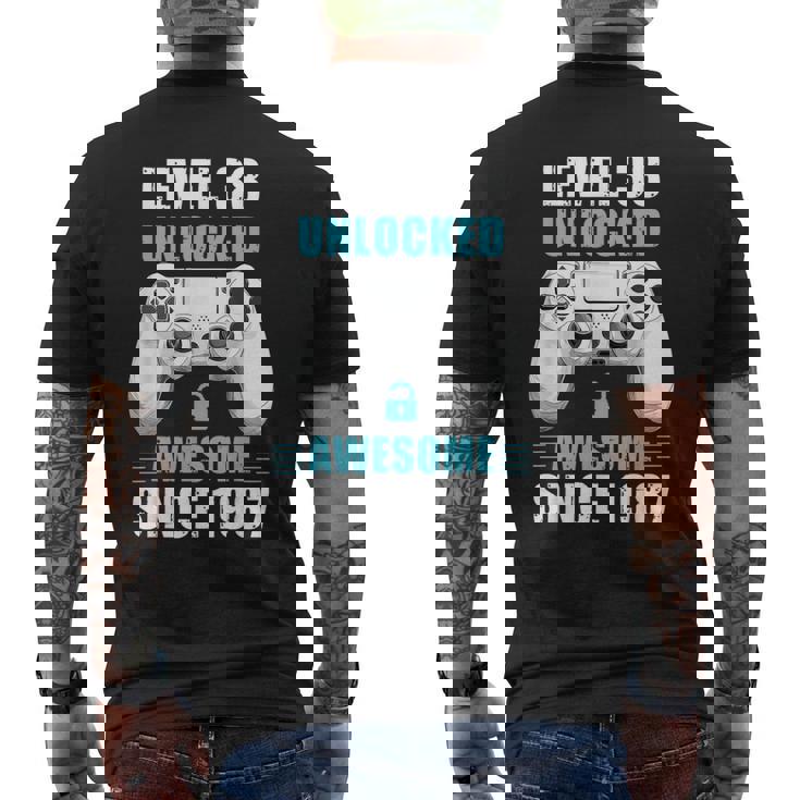 38歳の誕生日ビデオゲーマー レベル38 アンロック済み 1987年以来 メンズTシャツ バックプリント