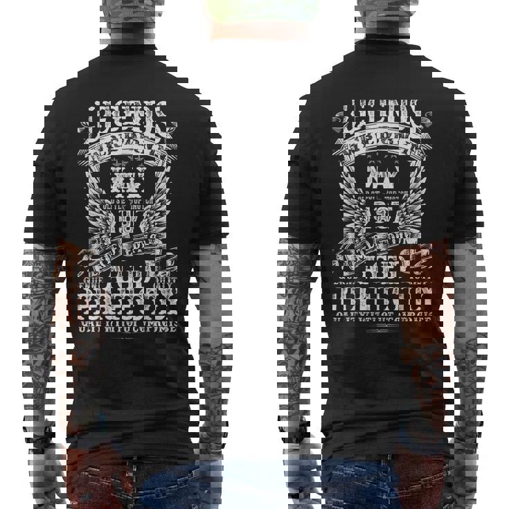 38歳の誕生日プレゼント 男性用 1987年5月 誕生日 面白い メンズTシャツ バックプリント