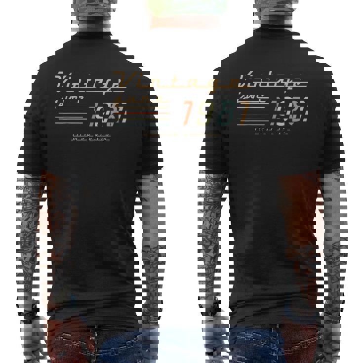 44歳の誕生日プレゼント 男性用 1981年6月 44歳 誕生日 メンズTシャツ バックプリント