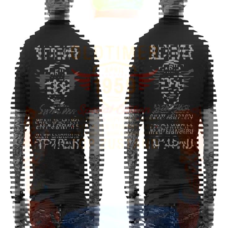 66 歳の誕生日プレゼント クラシックカー 4 月ヴィンテージ 1959 メンズTシャツ バックプリント