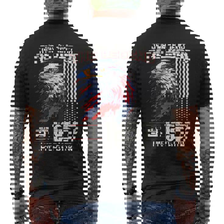 67 歳の誕生日 メンズ オリジナル ヴィンテージ 1957 メンズTシャツ バックプリント