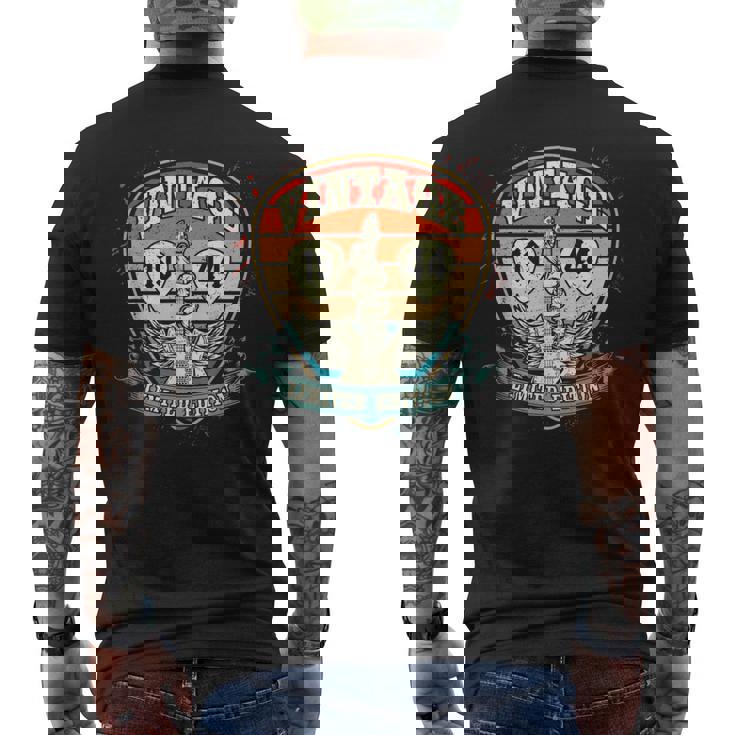 81 歳のギフト ヴィンテージ 1944 年生まれ レトロ 81 歳の誕生日 メンズTシャツ バックプリント