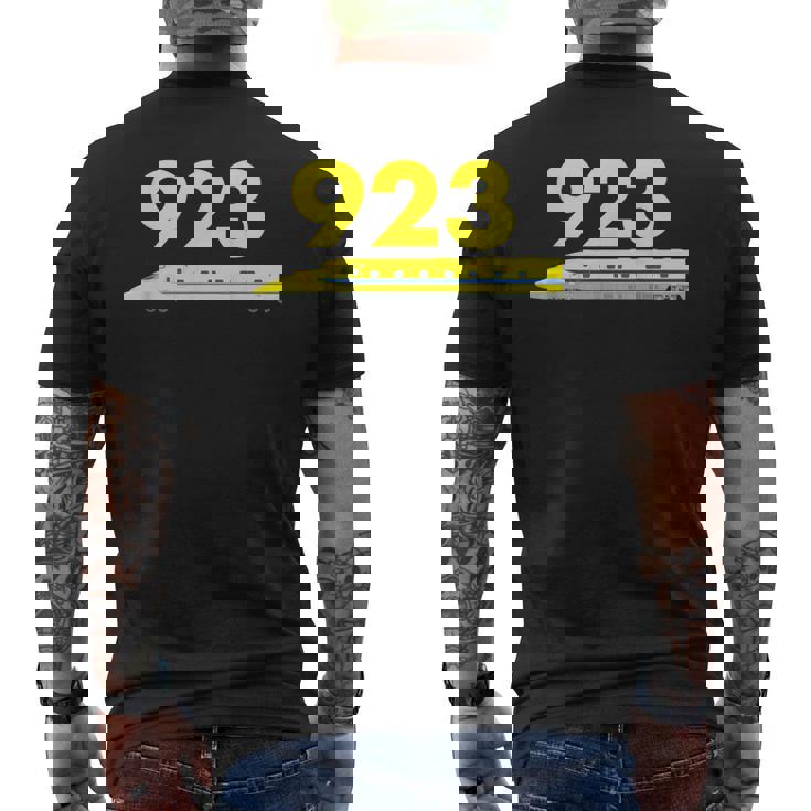 923形ドクターイエローT4 イラスト923テキスト メンズTシャツ バックプリント