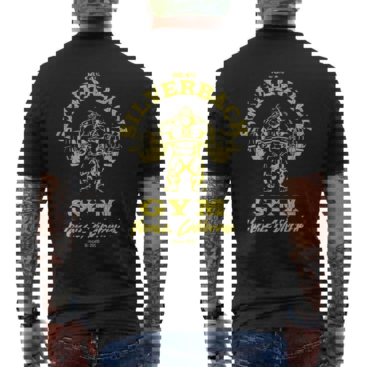 964シルバーバックゴリラ、ジムアパレル、ボディビルディング、ジム。 メンズTシャツ バックプリント