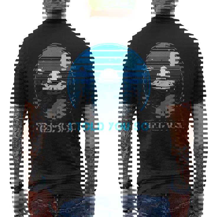 Alien Invasion In The Dark Ufo I Told Youo メンズTシャツ バックプリント