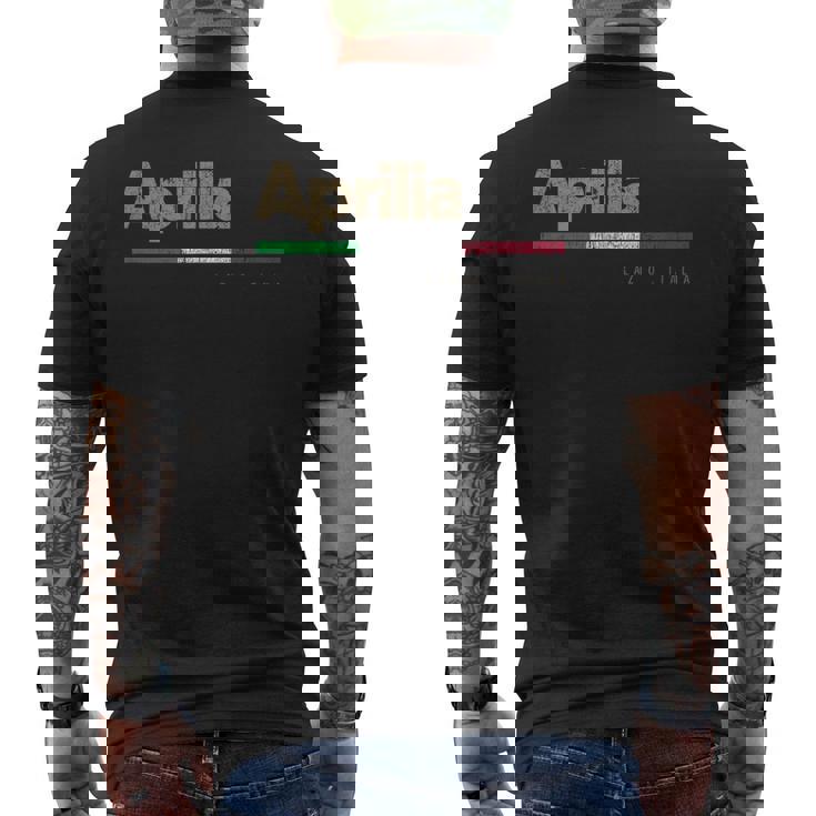 Aprilia イタリア都市レトロフラッグ イタリア メンズTシャツ バックプリント