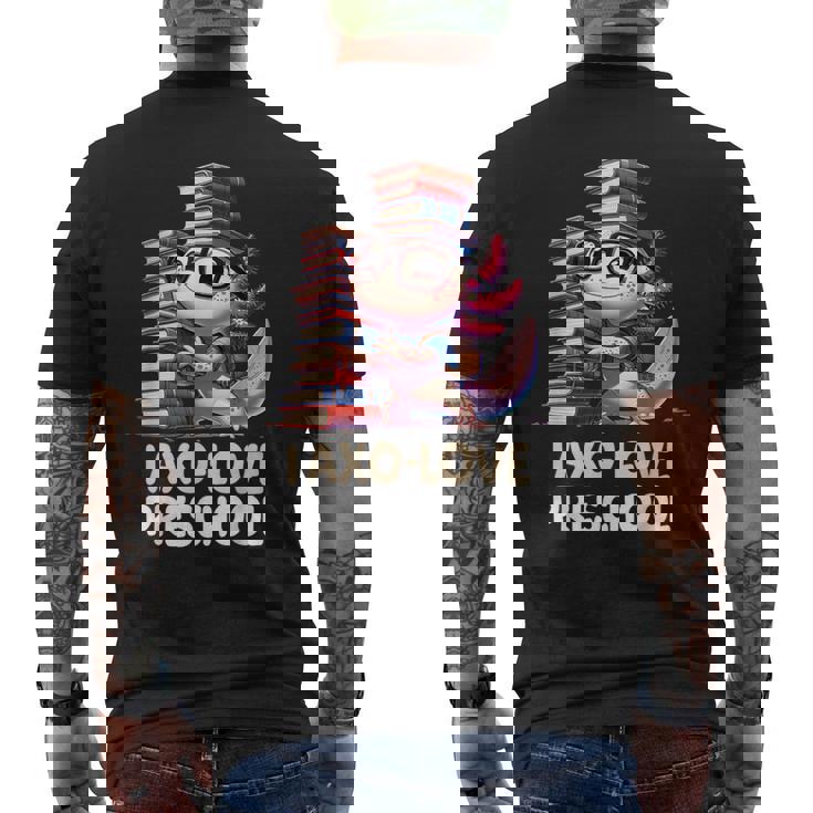 I Axo Love Presschool Axolotl 新学期読書 メンズTシャツ バックプリント