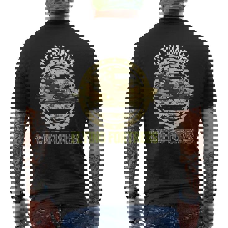 B-17 空飛ぶ要塞爆撃機 第二次世界大戦 飛行機 メンズTシャツ バックプリント