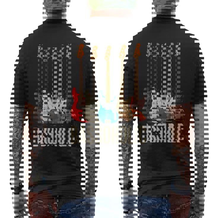 Bassoholic ベースギタープレーヤーのベーシストのコレクターのためのギフトbass メンズTシャツ バックプリント