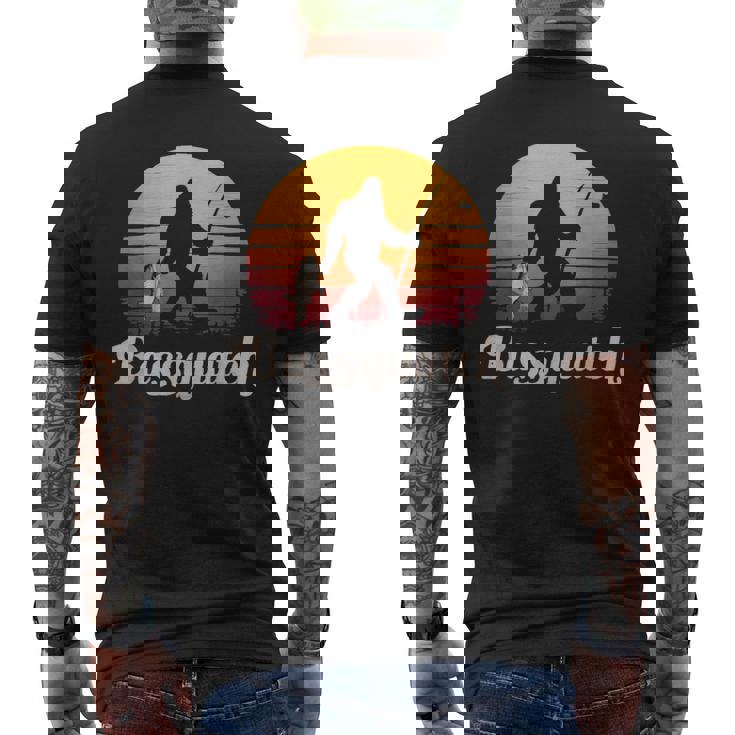 Basssquatch ビッグフット 釣り バス フォレスト シルエット メンズTシャツ バックプリント