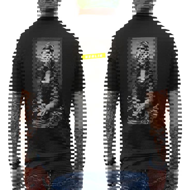 Berlin Rave ベルリンクラブ ベルリン ナイトライフ Edm テクノミュージック Dj メンズTシャツ バックプリント