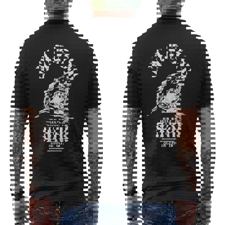 Bjj ブラジリアン柔術電車 サメのように メンズTシャツ バックプリント