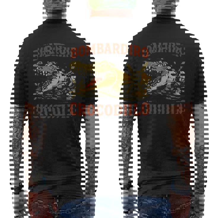 Bombardiro Crocodilo イタリアンブレインロットミーム メンズTシャツ バックプリント