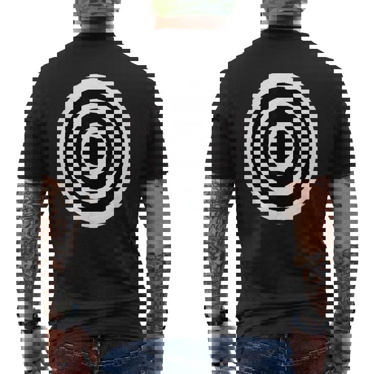 Bullseye ファニーブリティッシュラウンドダーツボード ブルズアイ メンズTシャツ バックプリント