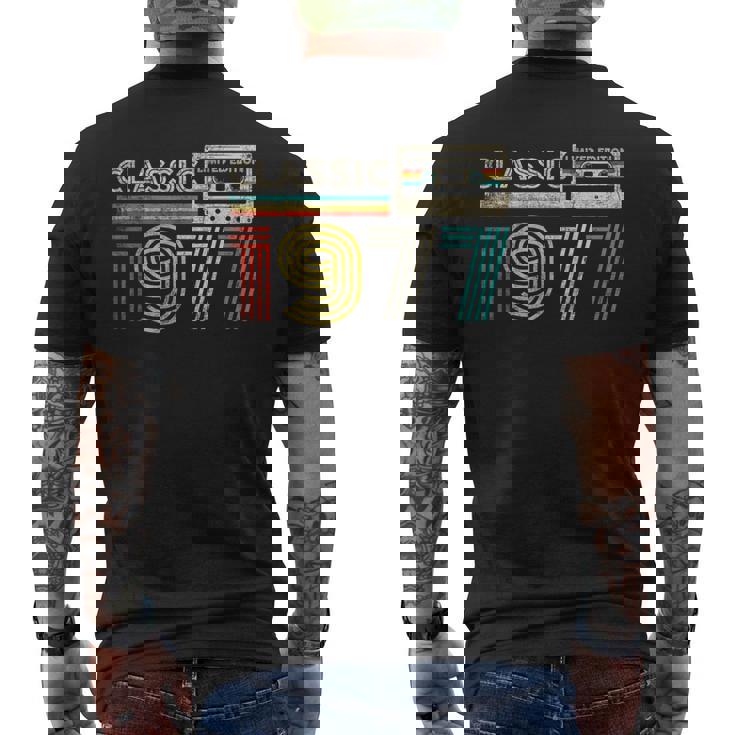 Classic 1977 Retro Birthday Idea 1977 Cassette Tapeintage メンズTシャツ バックプリント