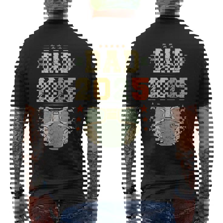 Dad 2025 年生パパ、新米パパ、初めてのパパ メンズTシャツ バックプリント
