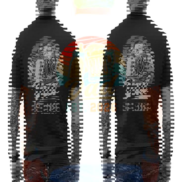 Dad Est 2026 年のパパ 初めての父の日 若いパパ 新しいパパ メンズTシャツ バックプリント