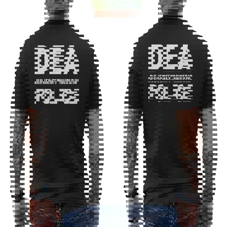 Dea 警察官 麻薬取締局 フロントサイド メンズTシャツ バックプリント