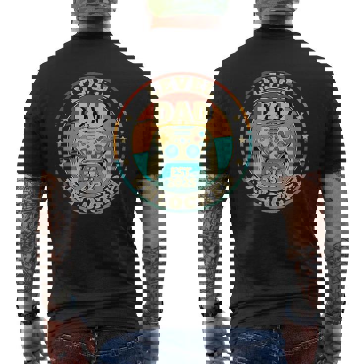 Divertente Nuovo Livello Papàbloccato 2025 Gamer Daddyoon To Be Dad T-shirt da uomo con stampa posteriore