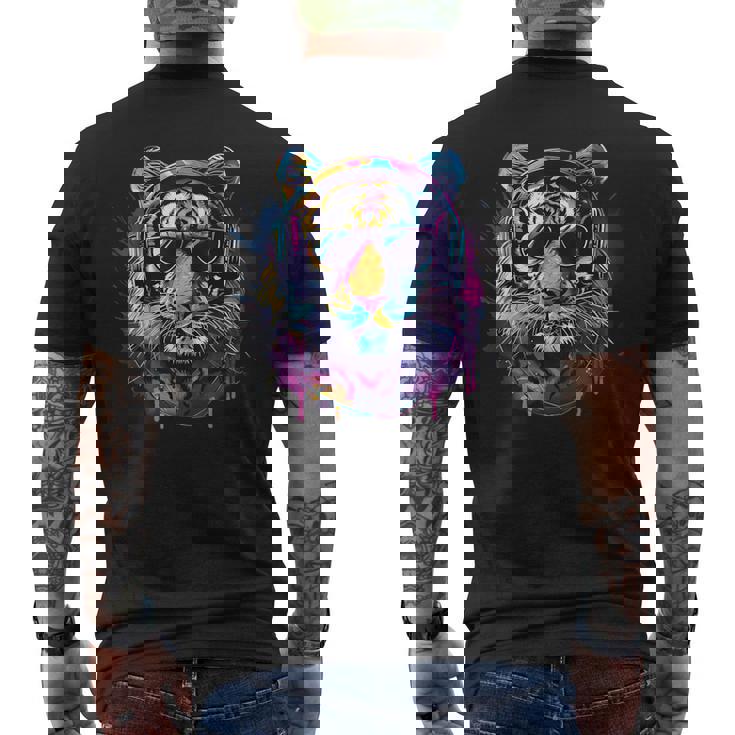 Dj Tiger ミュージックヘッドフォン 音楽プロデューサー ハウス ビートメーカー メンズTシャツ バックプリント