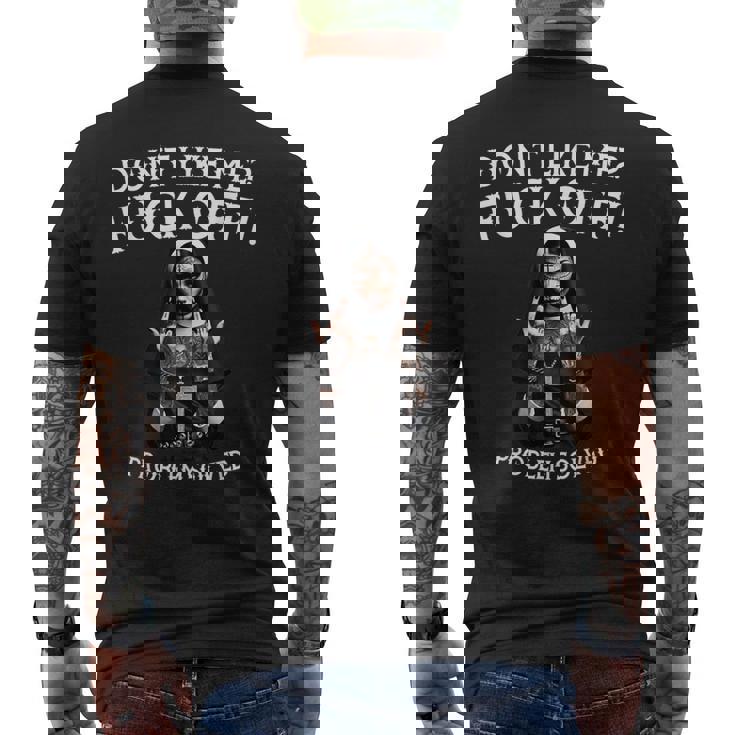 Fearless Nun Rebellion Intyle メンズTシャツ バックプリント