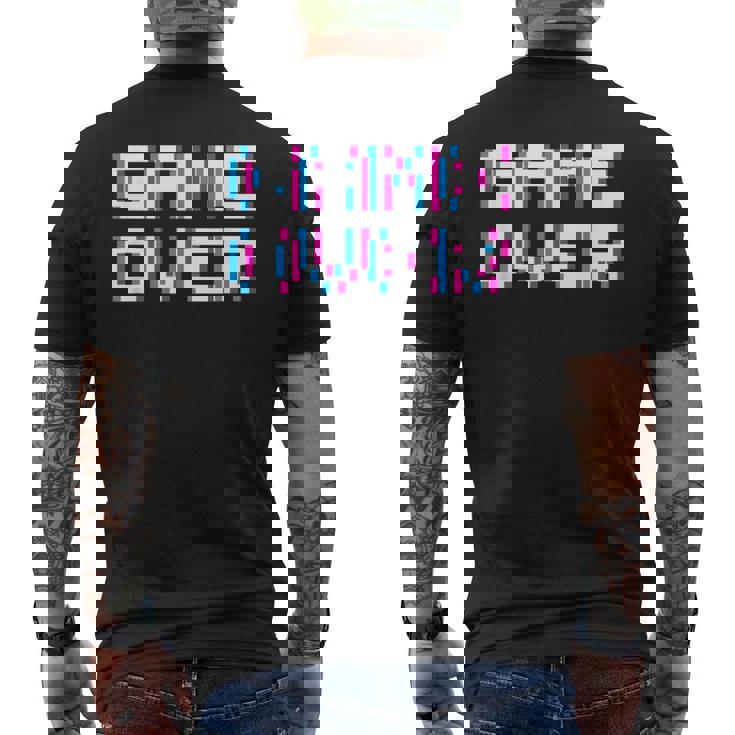 Game Over 8Bit ゲームオーバー 8ビットピクセル レトロヴィンテージビデオゲームグラフィック ゲーマー メンズTシャツ バックプリント